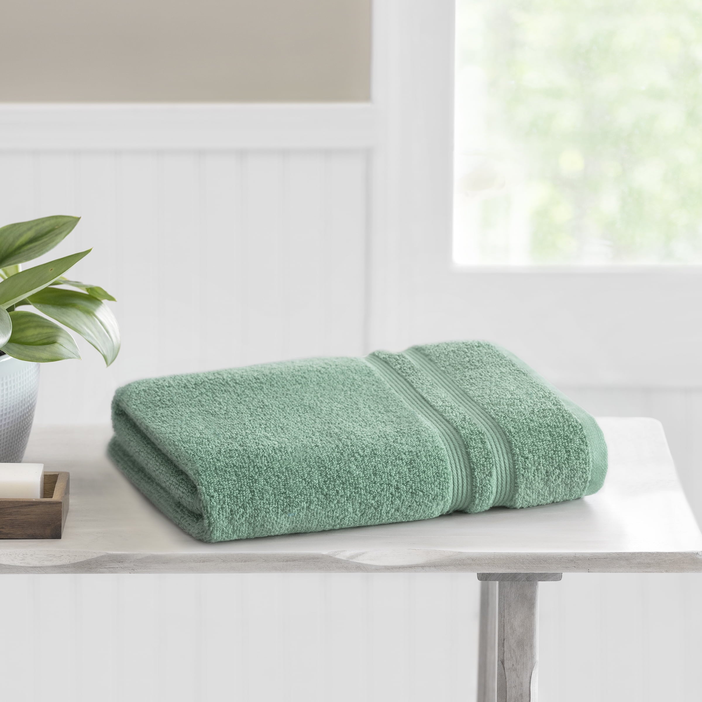 Mainstays Performance Cotton Bath Towel, Super Soft Quick Dry Fade Resistant, Solid Green